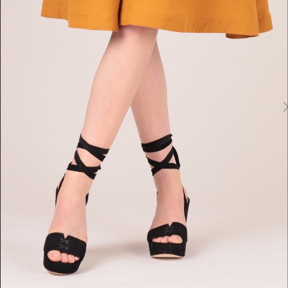 Etienne Aigner black suede Destroy platform sandals - Picture 2 of 9